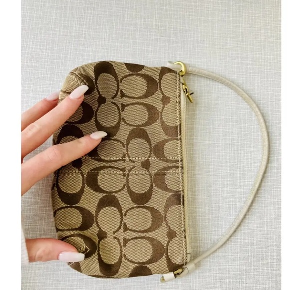 Coach Bleecker Wristlet/Demi Purse - Picture 11 of 12